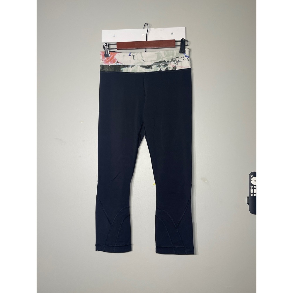 Lululemon Run Inspire Crop II Women 6 Black Floral Excellent Leggings